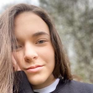 Meet your Posher, Caitlyn c.